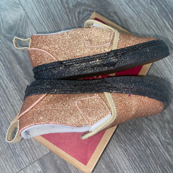 Vans - Picture 7 of 7